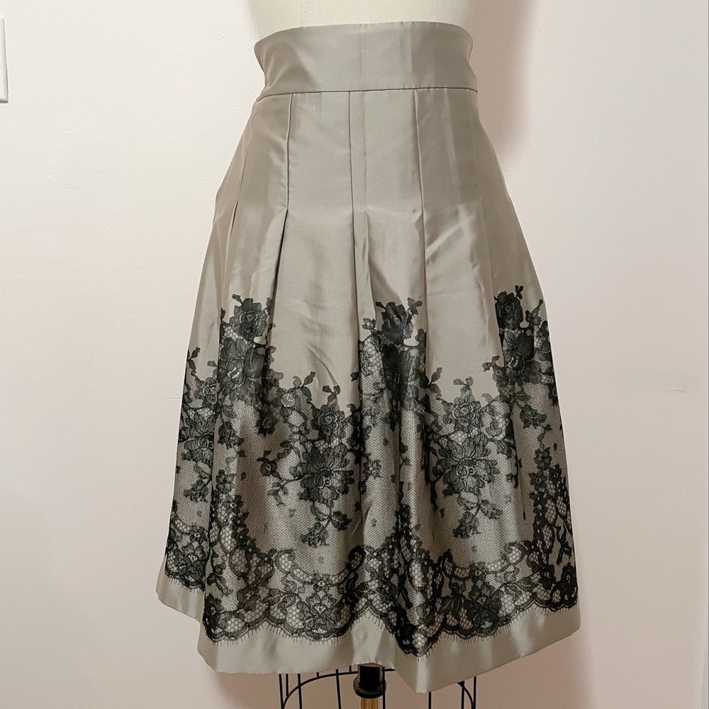 Ann Taylor border lace jacquard skirt size 8
